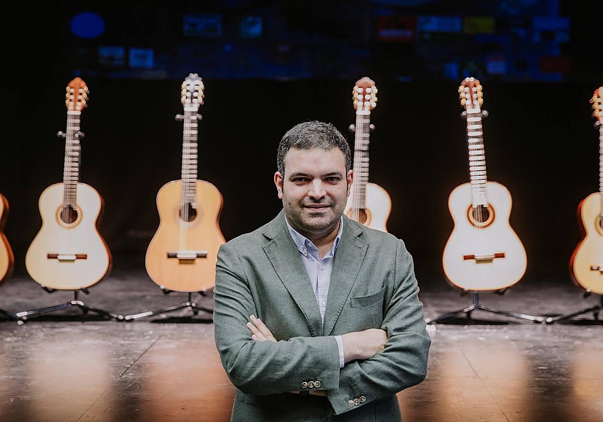 Vicente Coves valora la guitarra española como «el instrumento más bello que existe y que nos representa en el mundo como país».