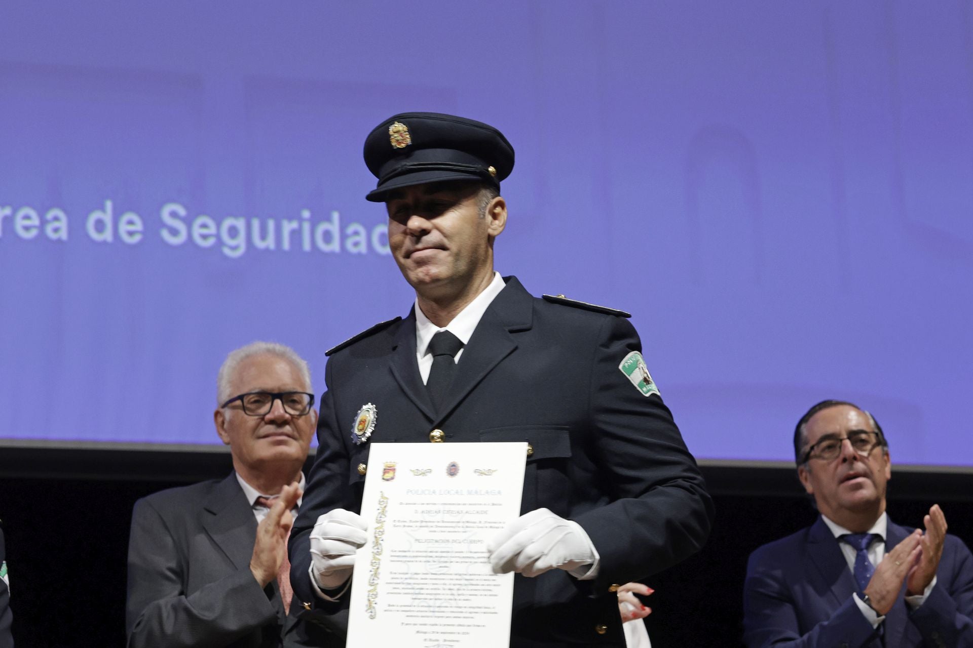 El agente Adrián Cifrián.