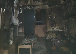 Detalle del interior de la vivienda tras el fuego.