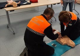 Voluntarios de Protección Civil, durante una de las actividades formativas organizadas.