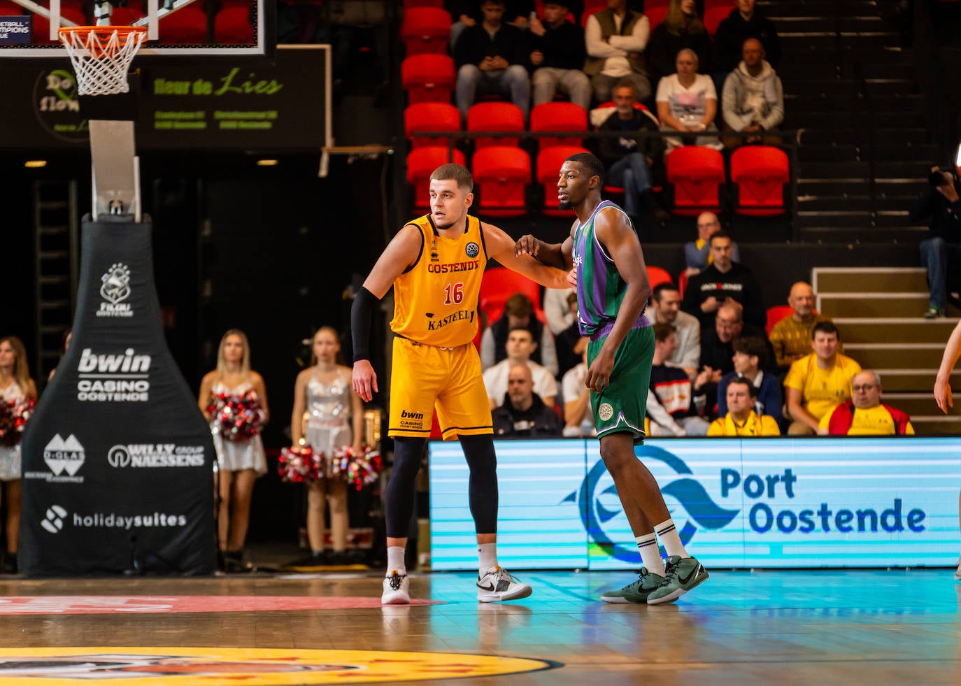 El Oostende-Unicaja de la primera jornada, en imágenes