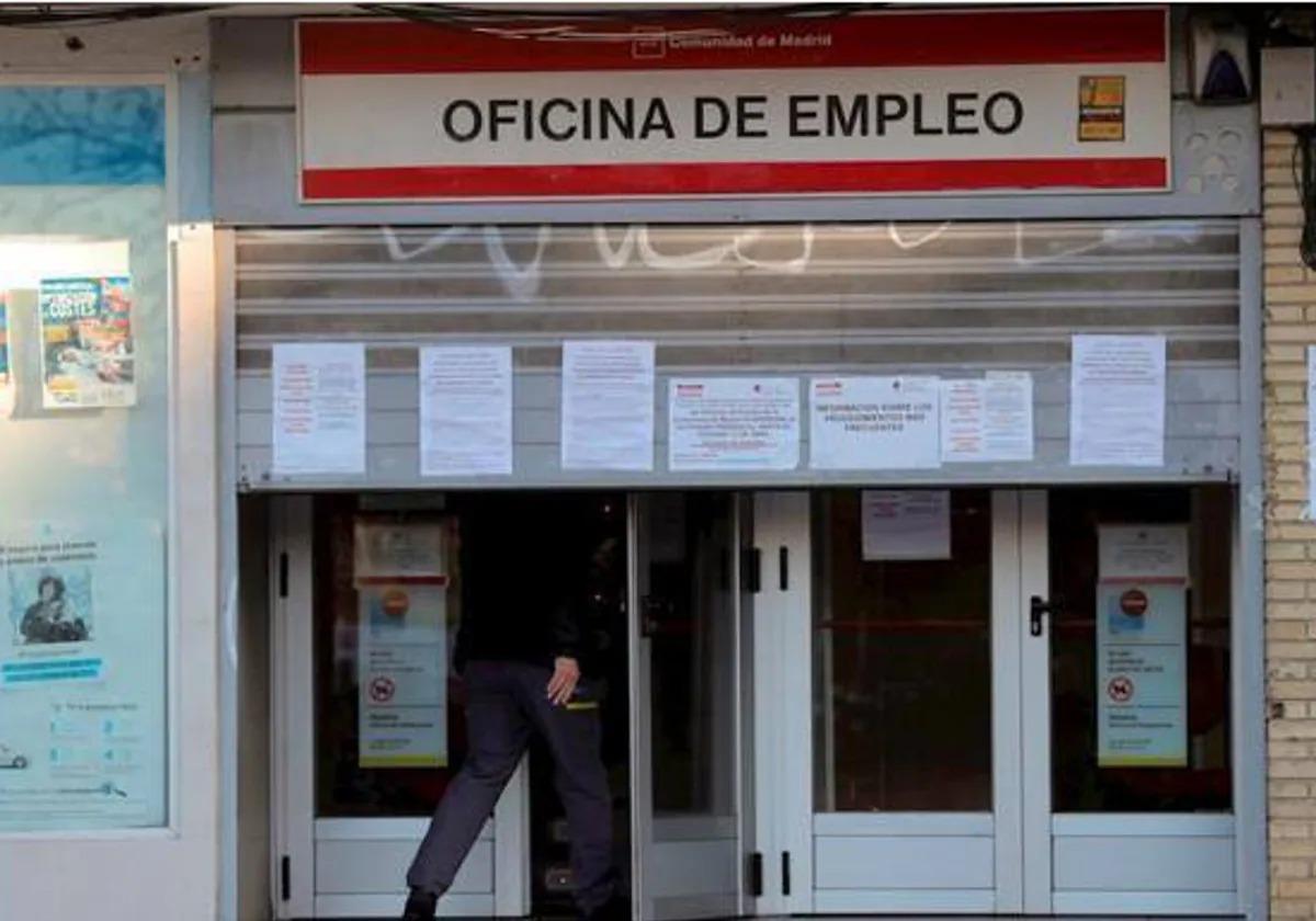 El paro en Andalucía suma 7.720 parados en septiembre y se mantiene por séptimo mes por debajo de los 700.000