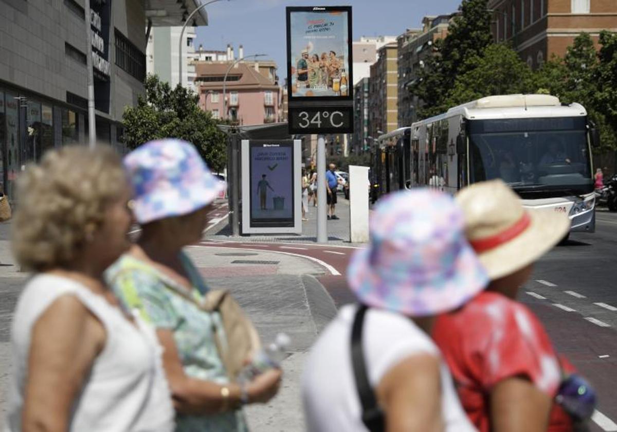 Málaga registró este miércoles una temperatura máxima media de 35º.