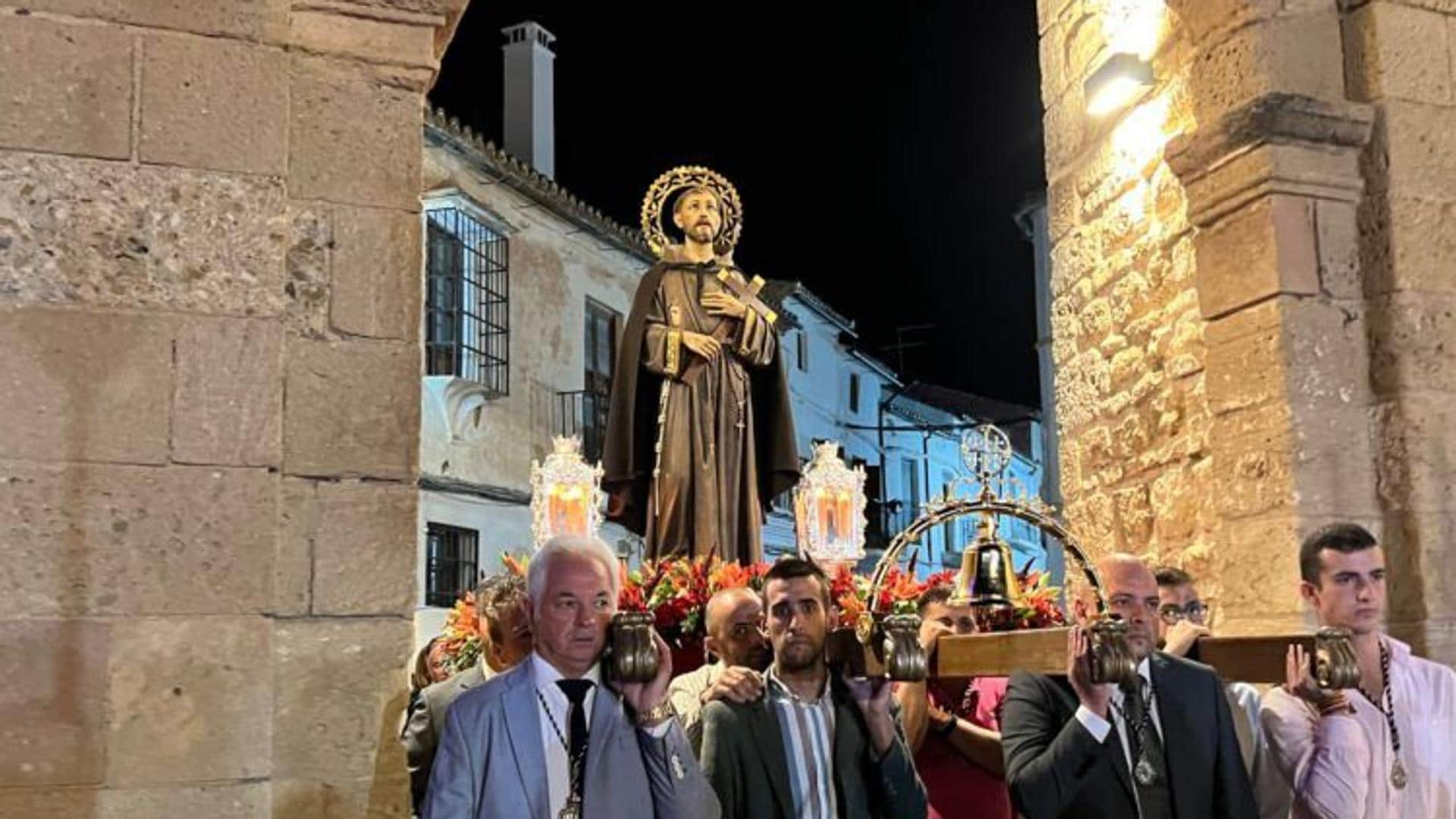 The San Francisco neighborhood, in Ronda, prepared to celebrate its Royal Fair