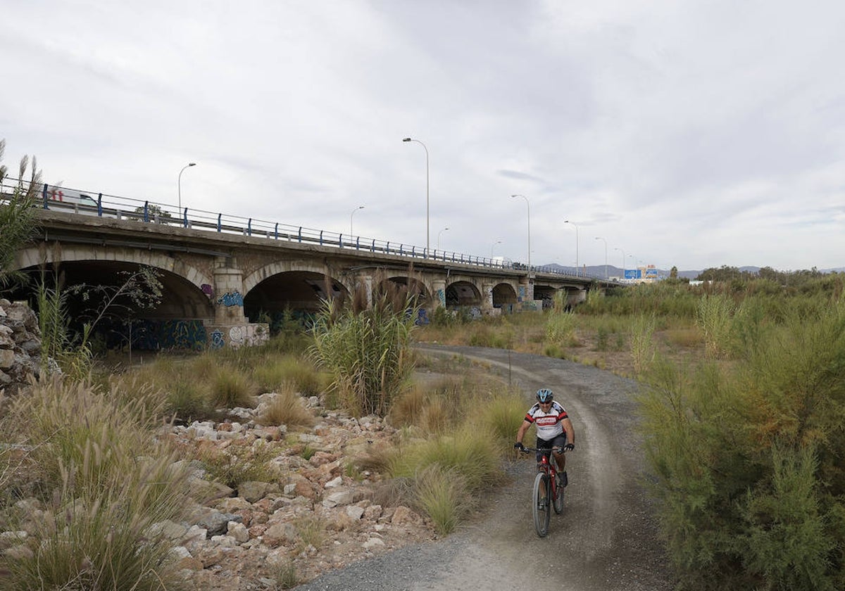 Avances en la última gran obra para proteger a vecinos y polígonos de las inundaciones del río Guadalhorce