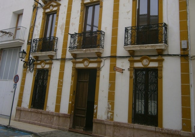 Fachada del edificio donde estuvo el cuartel de la Benemérita.