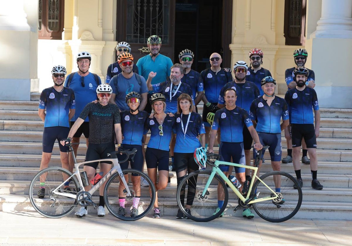 Los enfermos han realizado hoy una marcha ciclista reivindicativa.