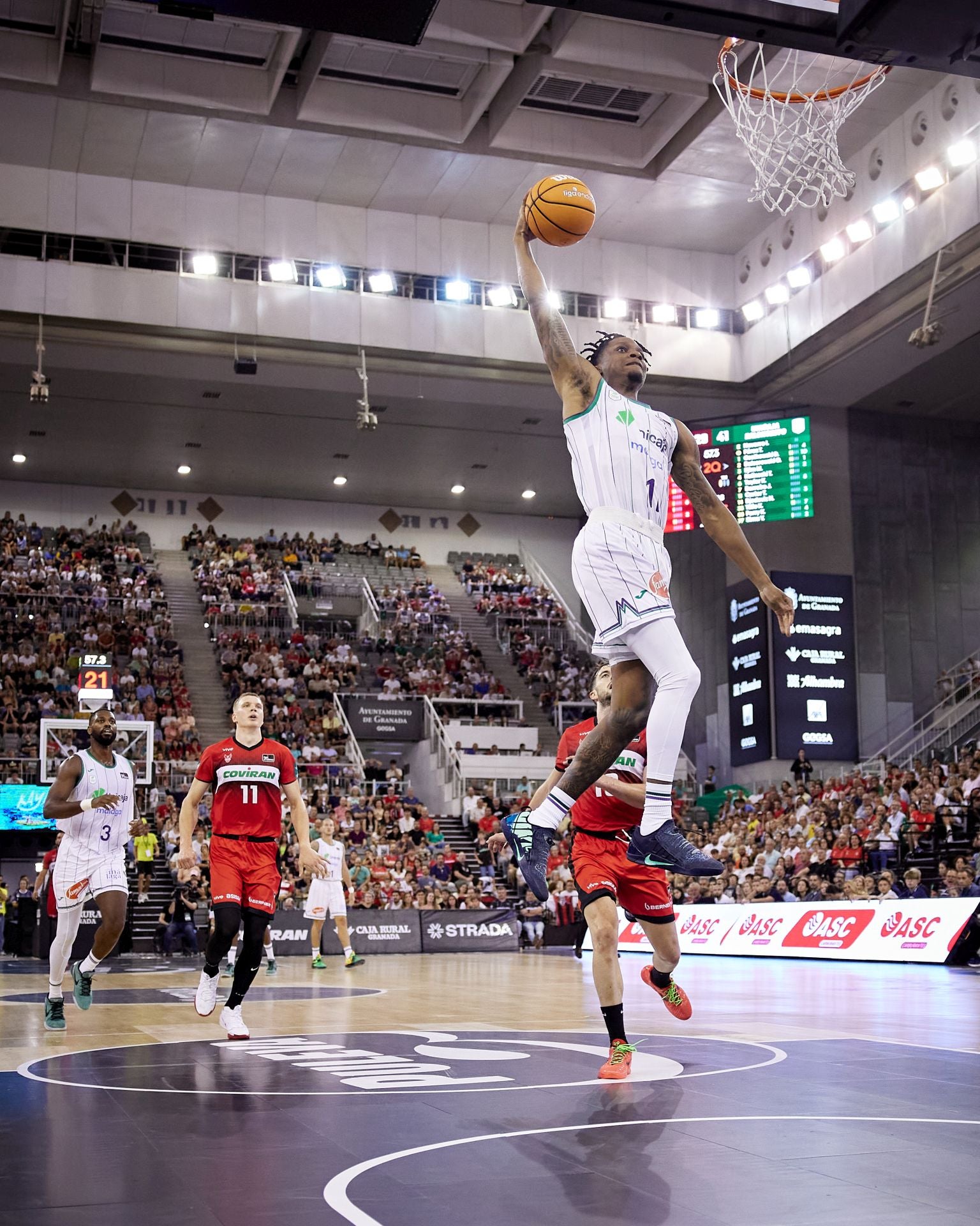 El triunfo del Unicaja en Granada, en imágenes