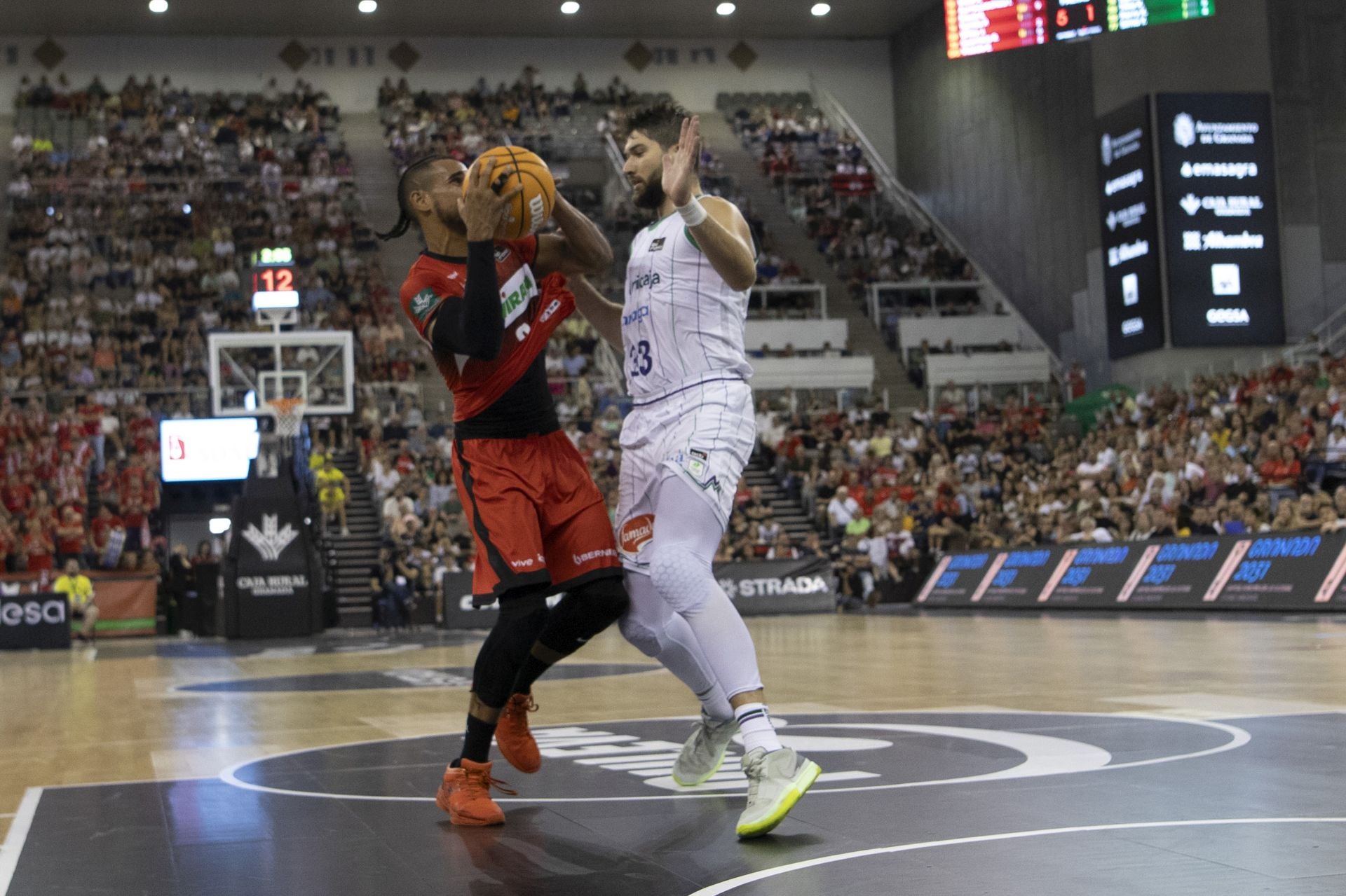 El triunfo del Unicaja en Granada, en imágenes