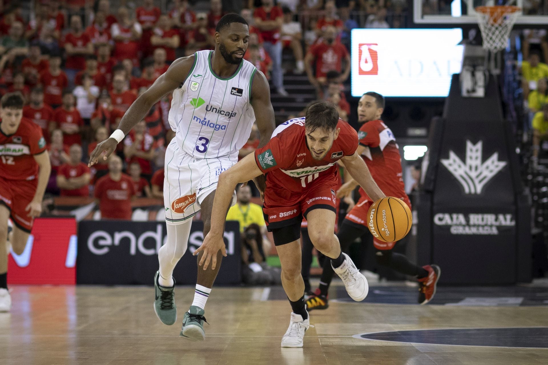 El triunfo del Unicaja en Granada, en imágenes