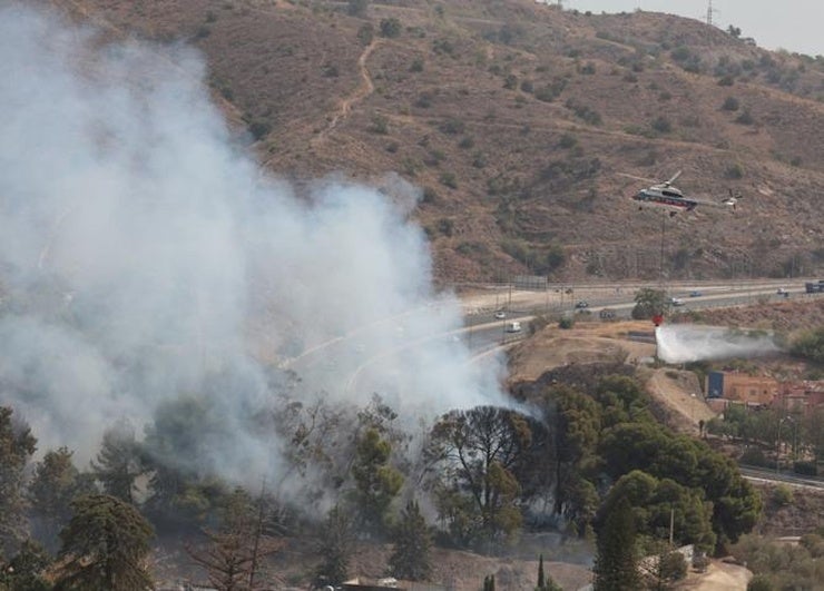 Extinguido el incendio en el paraje del Leoncillo que sobresaltó al barrio de Ciudad Jardín