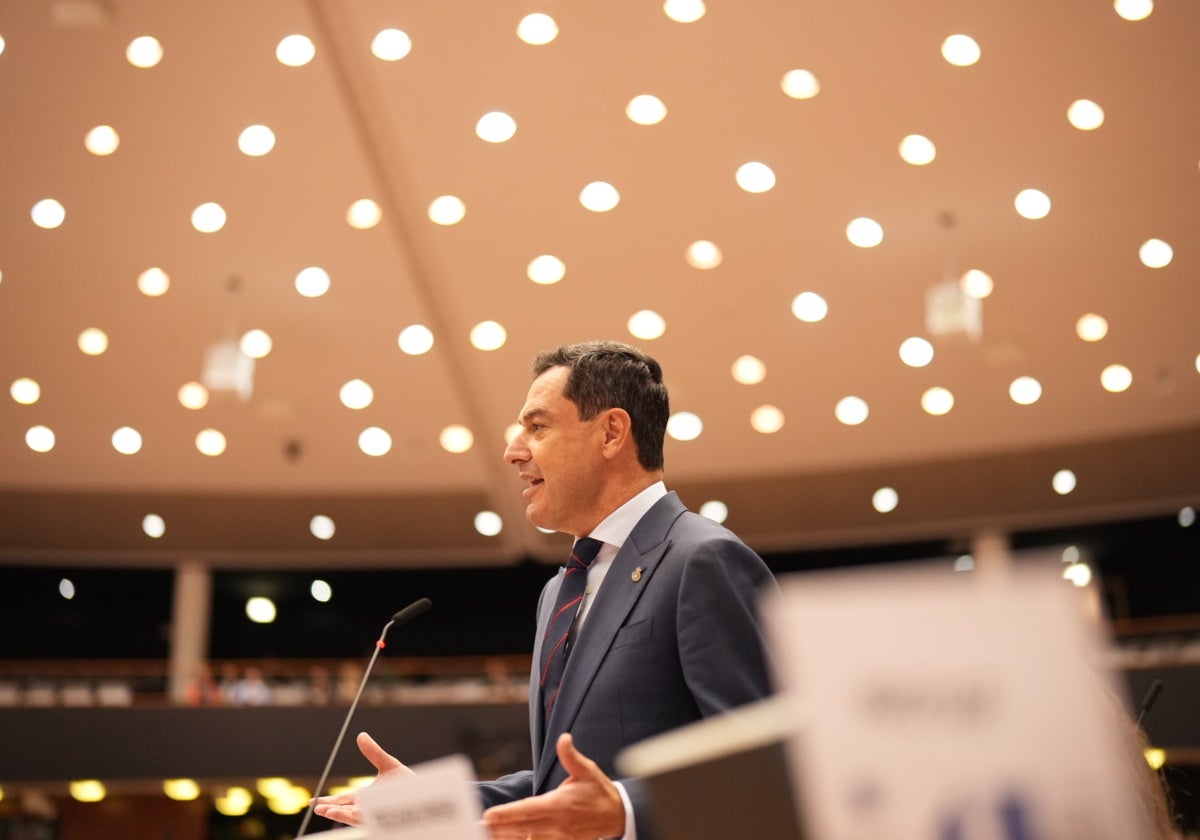 Juanma Moreno, durante su intervención en el pleno del Comité de las Regiones.