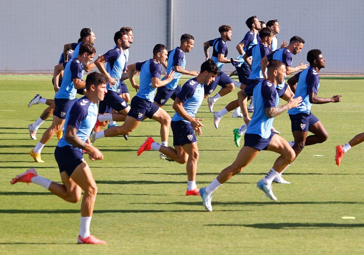 La plantilla se ejercita en las instalaciones de La Academia este miércoles.