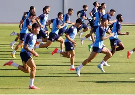 La plantilla se ejercita en las instalaciones de La Academia este miércoles.