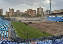 Aspecto de La Romareda, en la que ya han empezado las obras cara al Mundial 2030, con el derribo de uno de los fondos.