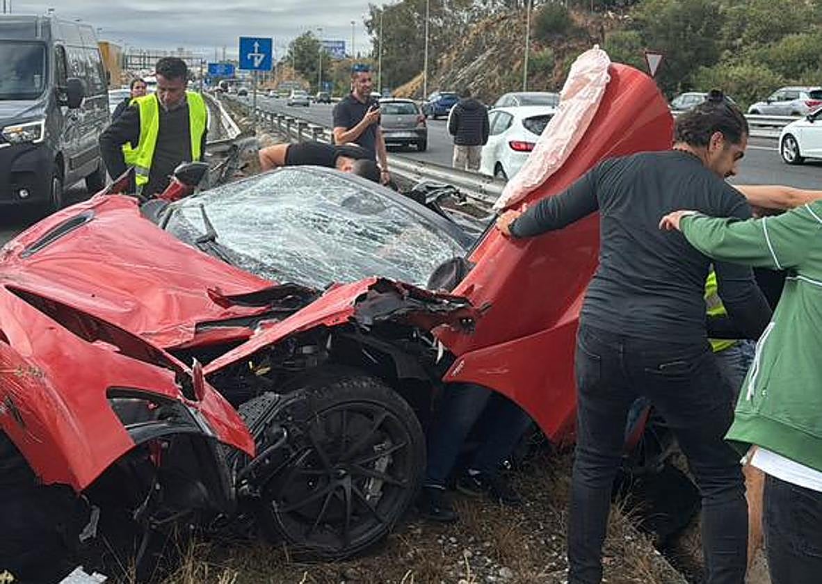 Un fallecido en la colisión de un McLaren con la mediana en la A-7 a la altura de Marbella