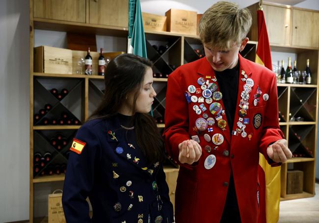 Connor Fitzpatrick, canadiense, y Daniela Hahn Albes, brasileña, dos jóvenes que han venido de intercambio a Málaga dentro del programa que organizan los rotarios y en el que participan 9.000 estudiantes al año.