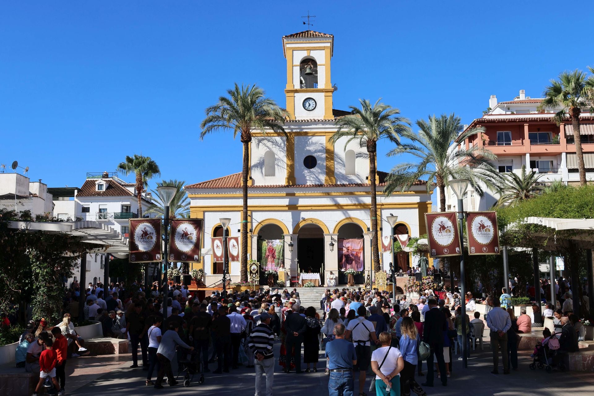 San Pedro Alcántara se vuelca con la celebración del día del patrón