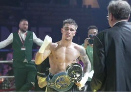 El malagueño Samuel Molina, con su cinturón de campeón de Europa.