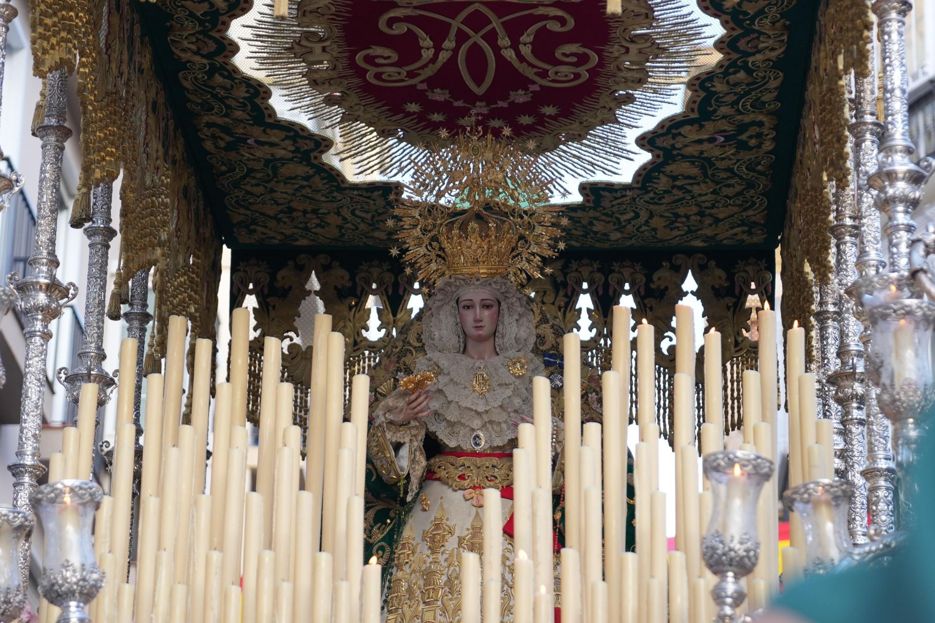 La procesión extraordinaria de la La Virgen de Gracia y Esperanza, en imágenes