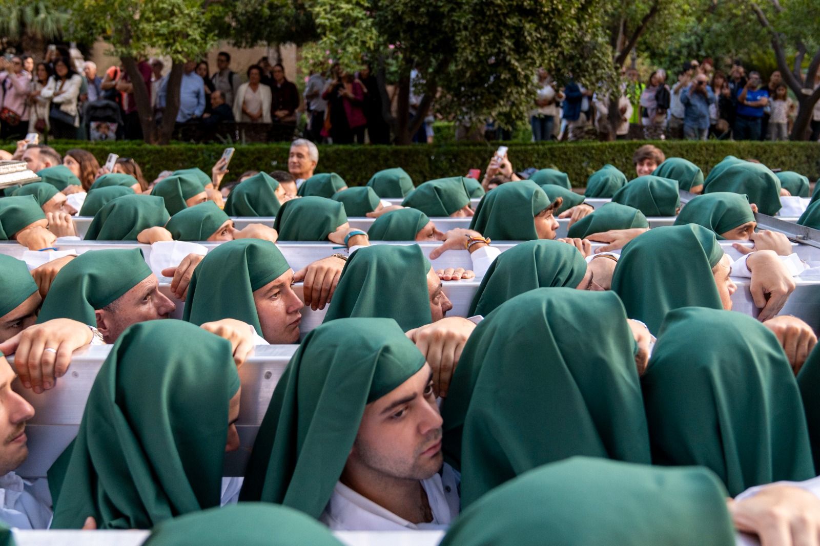 La procesión extraordinaria de la La Virgen de Gracia y Esperanza, en imágenes