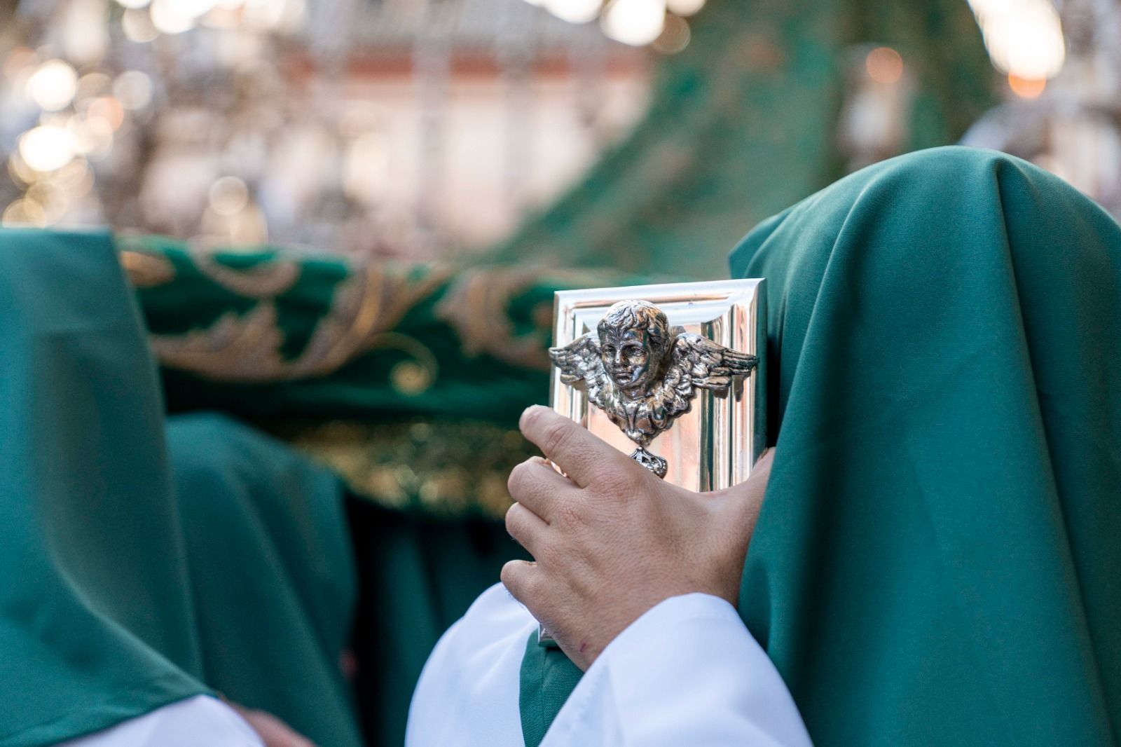 La procesión extraordinaria de la La Virgen de Gracia y Esperanza, en imágenes