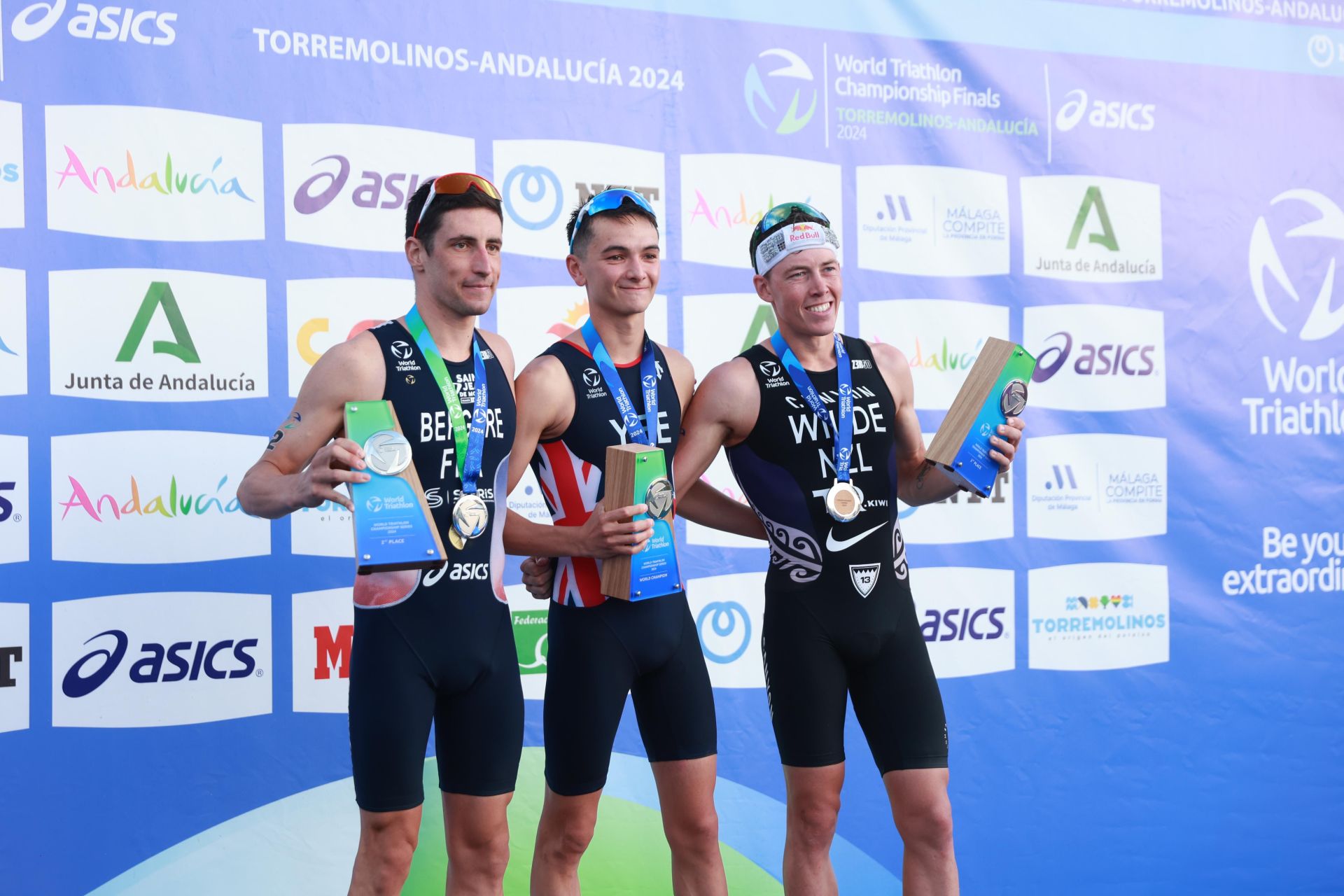 Podio de los ganadores en la final Élite Masculina.