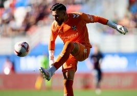 Salvi Carrasco, en uno de los partidos de esta temporada con el Tenerife.