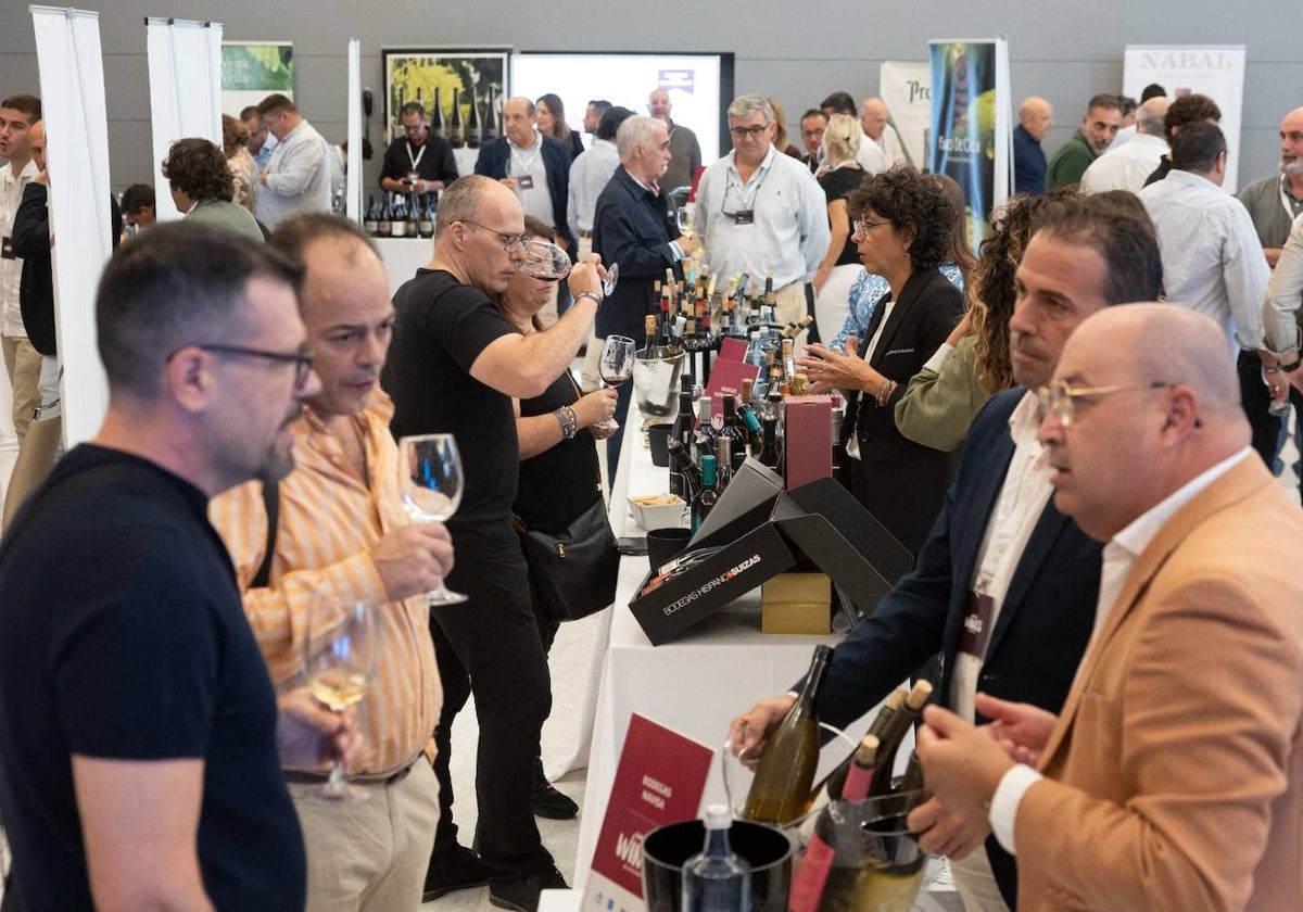 Cerca de 110 empresas participan en el salón del vino.