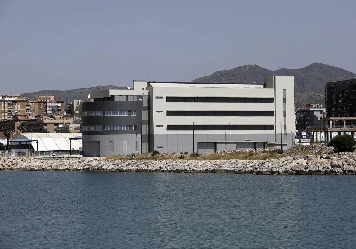 Vista general del nuevo edificio del Centro Oceanográfico de Málaga en el Muelle de San Andrés.