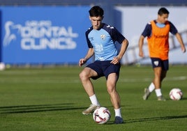 Aarón Ochoa, uno de los convocados, en un entrenamiento reciente.