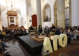 Cristina Consuegra modera los debates de 'Antequera Piensa'