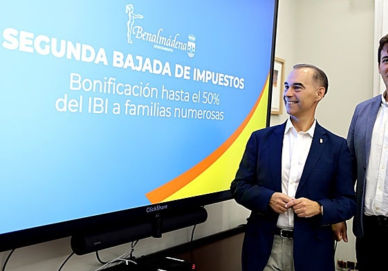 Lara y Muriel anuncian la bonificación.