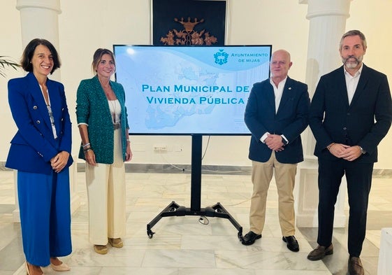 La alcaldesa y los tenientes de alcalde y la concejal de Urbanismo presentan la iniciativa.