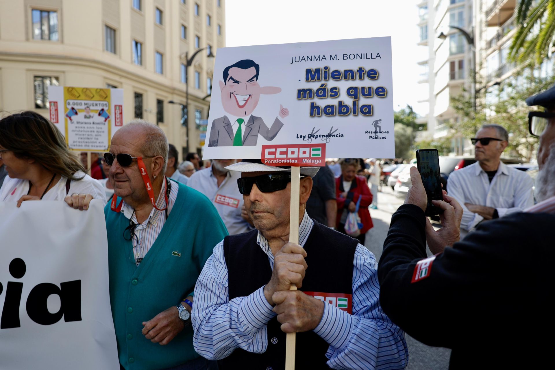 Centenares de manifestantes piden en Málaga plazos ágiles e inversiones en dependencia