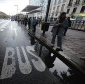 Primer día de huelga de autobuses en Málaga: retrasos y resignación en los usuarios