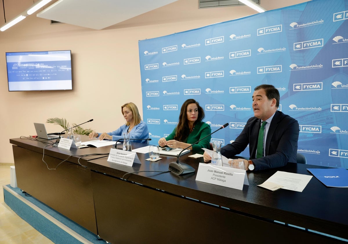 María Rosa Morales, Alicia Izquierdo y Juan Manuel Rosillo, en la presentación del SIMED.