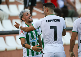 Fran Gallego y Camacho, tras un gol del Torremolinos.