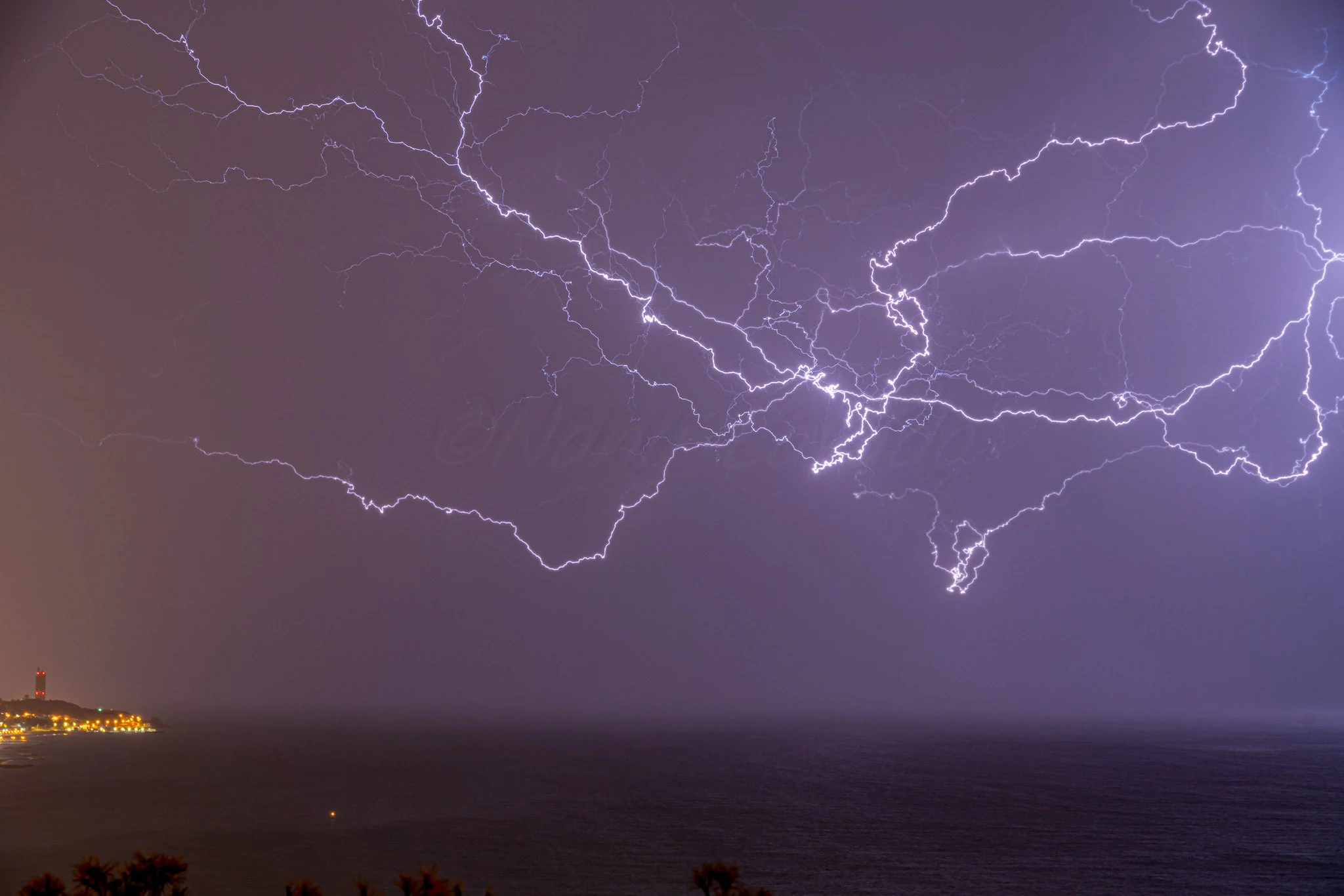 Las fotos más espectaculares de la intensa tormenta eléctrica sobre Málaga