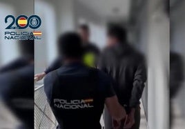 Dos hermanos se descuelgan por la fachada y se cuelan en la casa de un vecino para intentar huir de la policía