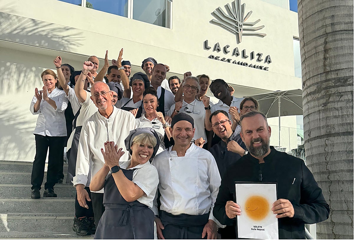 La «familia» de Lacaliza, con su Solete Repsol.