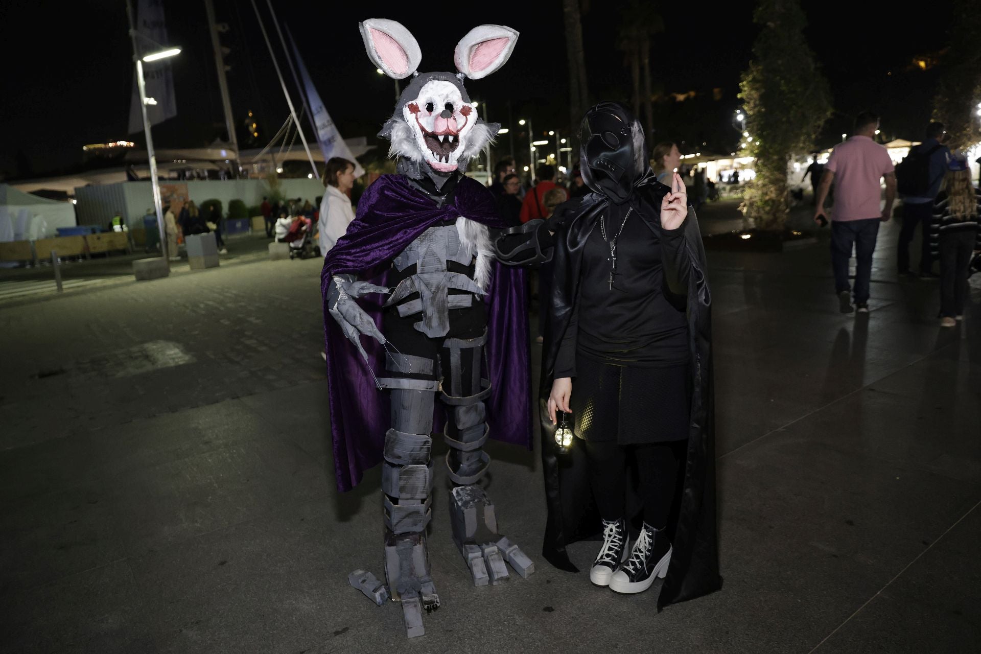 Las imágenes de un Halloween a medias en Málaga