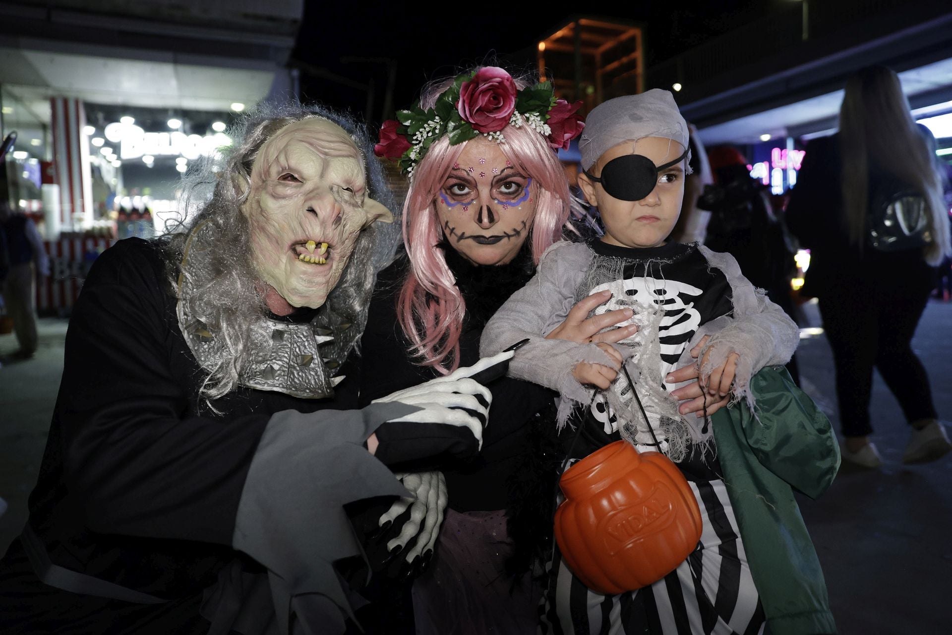 Las imágenes de un Halloween a medias en Málaga