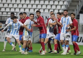 Imagen del Estepona-Málaga, en el que el equipo blanquiazul cayó eliminado.