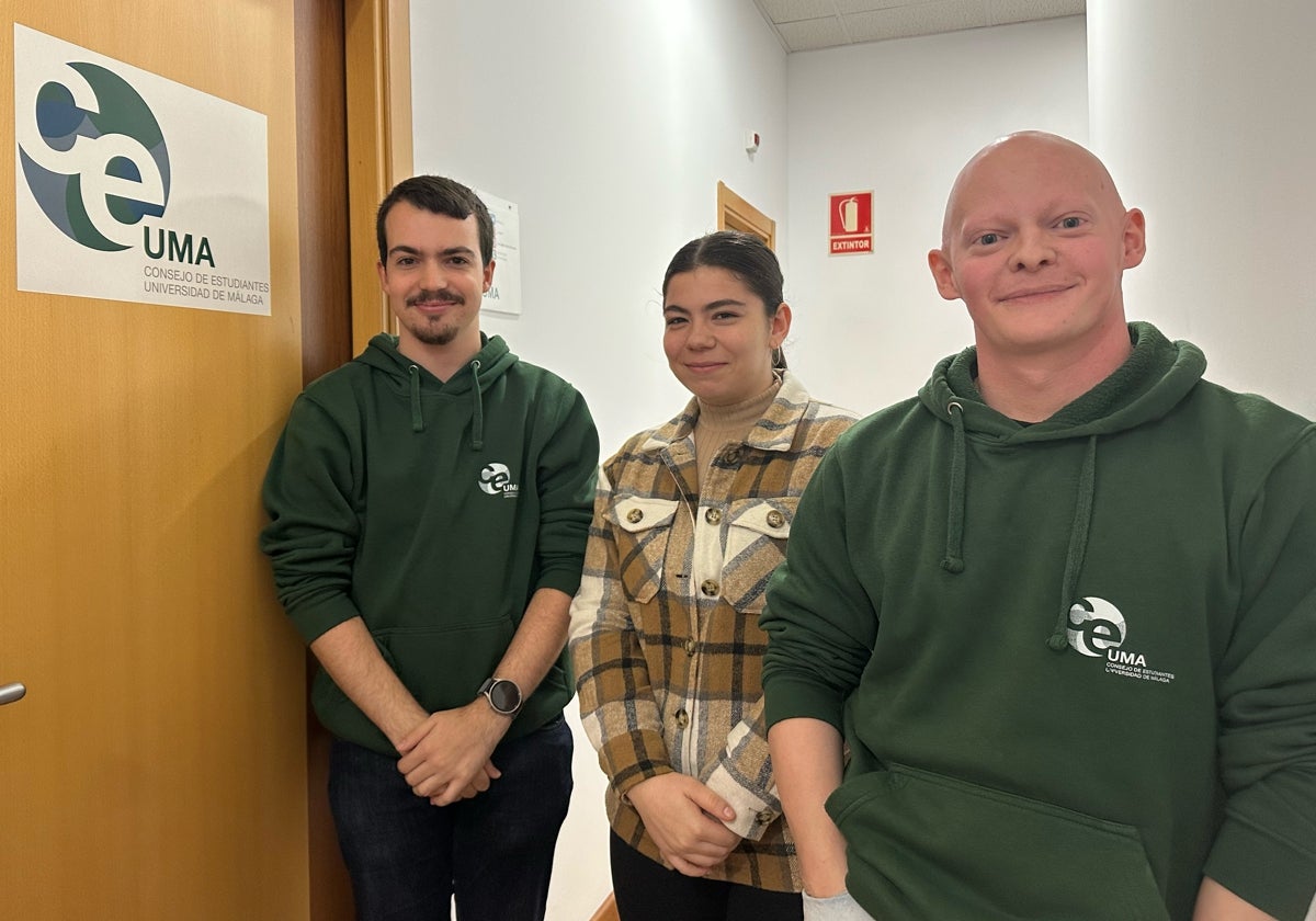 Adrián Gómez, Paula Moreno y Abraham Cortés, miembros del CEUMA.