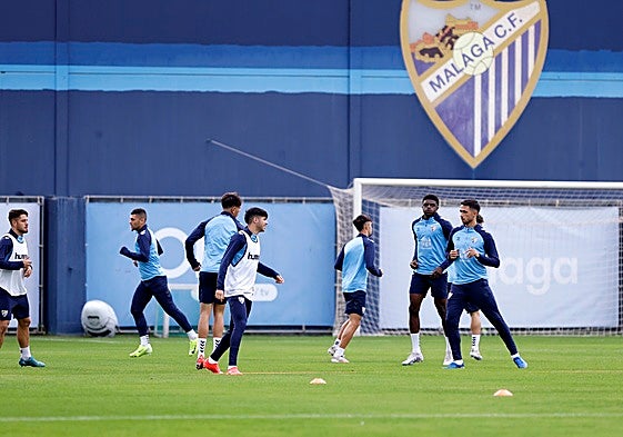La plantilla del Málaga, en un entrenamiento reciente.