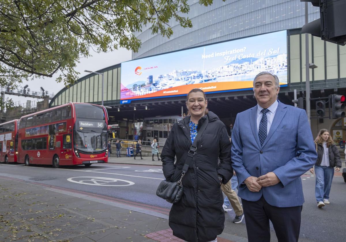 Esperanza González y Antonio Díaz presentan la campaña en Brigde.