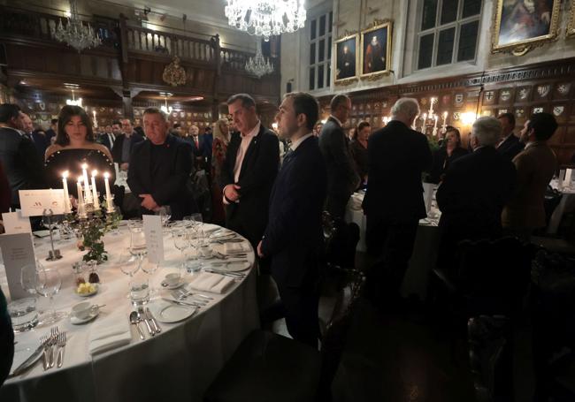 Momento del minuto de silencio durante la gala.