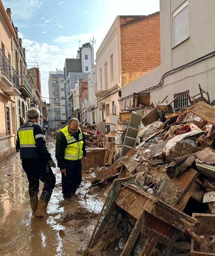 Imagen secundaria 2 - Especialistas de la UMA y la Diputación de Málaga llegan a Valencia para prestar ayuda humanitaria