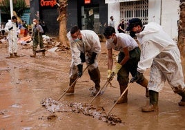 Labores de limpieza en Catarroja.